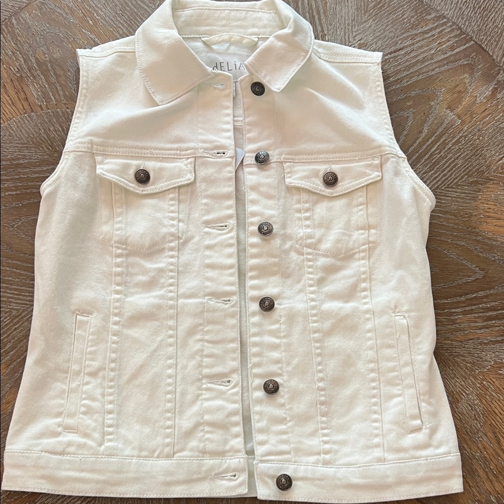 dELiA*s White Sleeveless Denim Vest